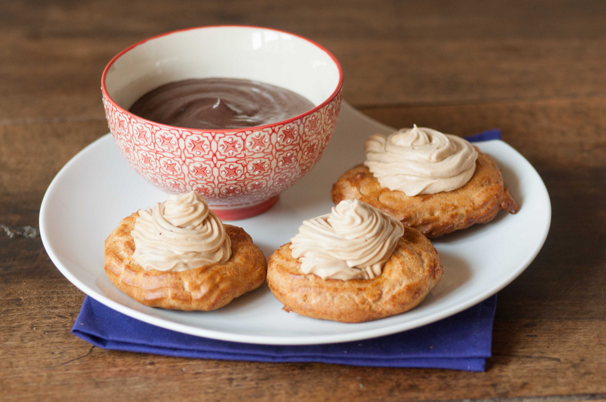 zeppole con crema al caffe